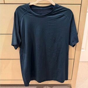 lululemon athletica Deep Blue Short Sleeve Tee Size L